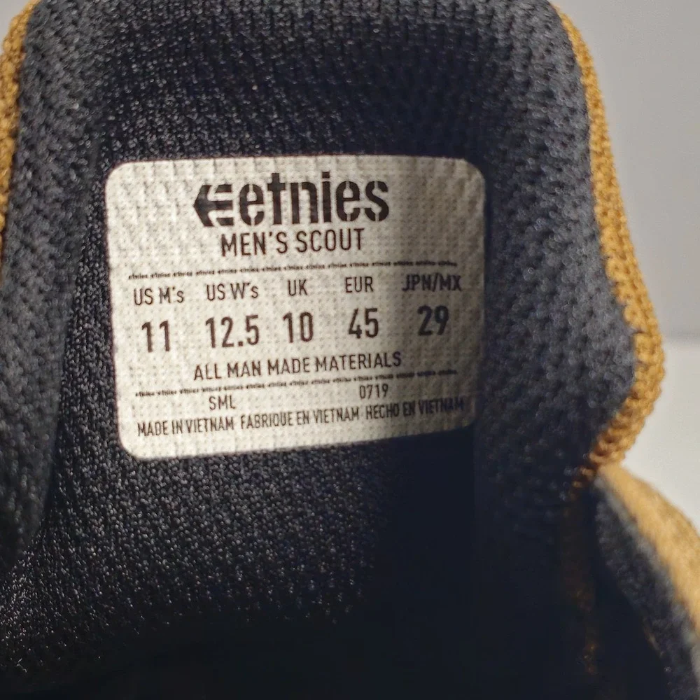 Etnies Scout Men's Size 11 Brown White Lightweight Skate Shoes New No Box